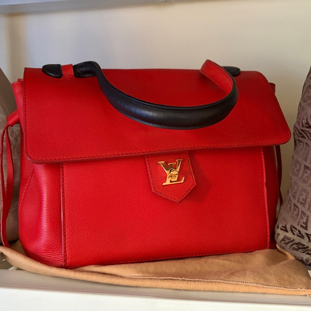 LIKE NEW Louis Vuitton Red Leather Top Handle Lock Me Lockme PM Purse Bag